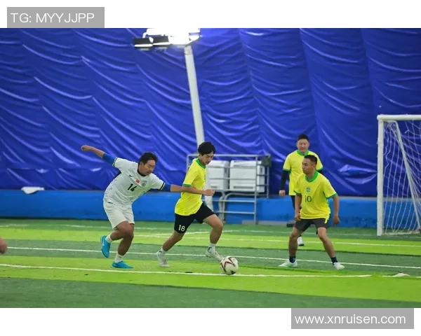 香港足球明星在国际赛场上对决日本球队的精彩瞬间与背后故事 香港足球明星在国际赛场上对决日本球队的精彩瞬间与背后故事